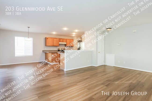 Photo - 203 Glennwood Ave SE