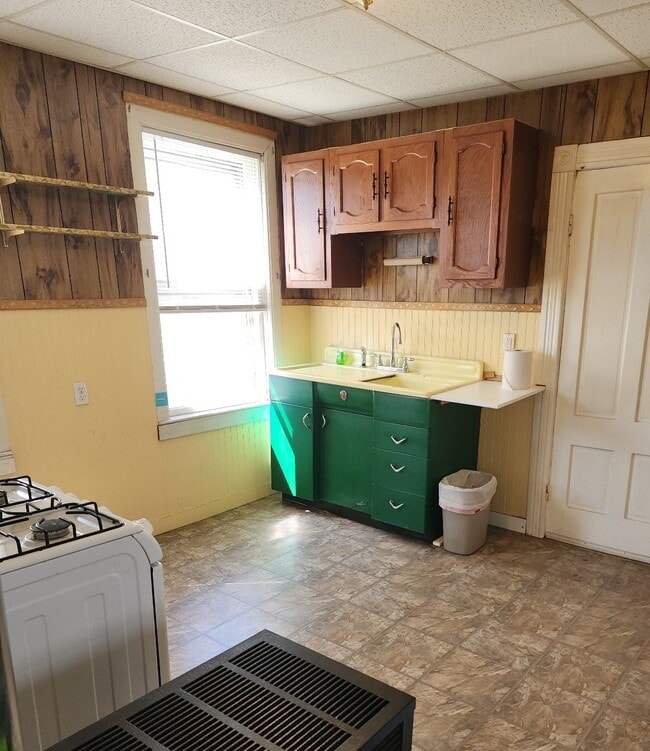 18 Maxwell St Unit 2