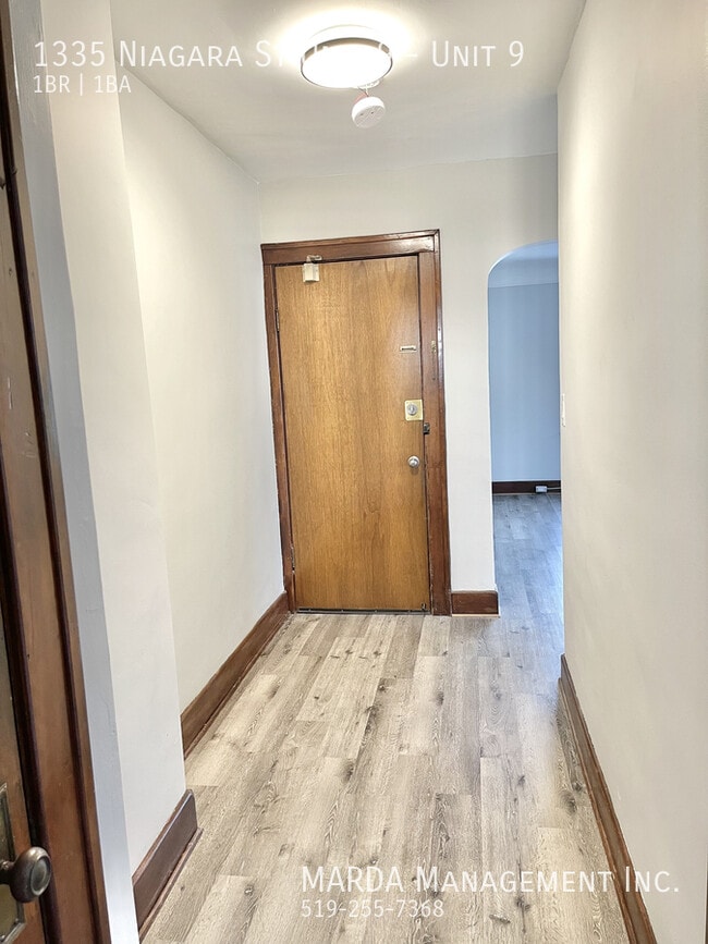 Photo - SPACIOUS AND UPDATED 1 BED 1 BATH - WALKERVILLE  PLUS HYDRO Unité 9