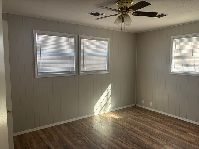 Photo - 2/1/1 on Large Lot in Quiet Sherman Neighborhood!