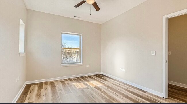 Photo - 4108 S Drexel Blvd Unit 3B