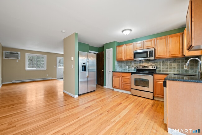 Photo - 92 Cynthia Ln Unit APT E7