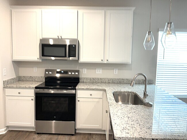 Photo - 3232 Emberly Dr