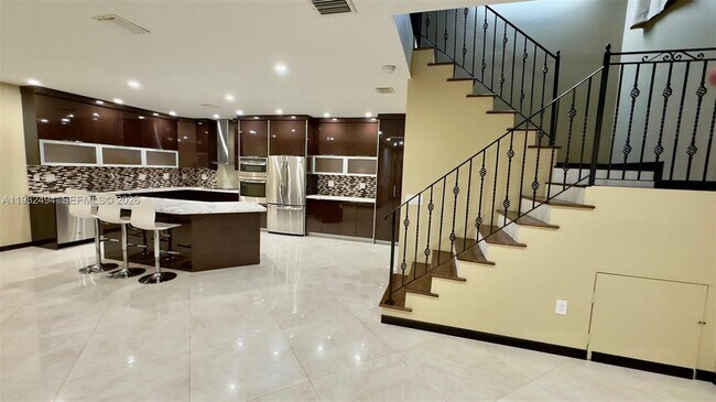 Photo - 1094 Redwood St