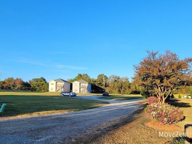 1076 Norris Rd