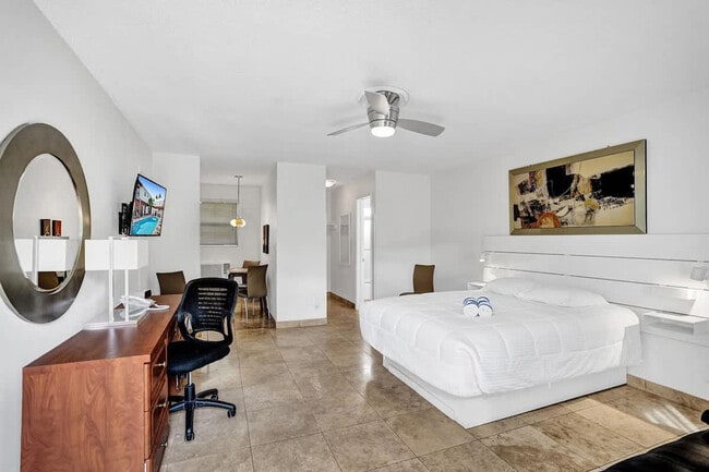 Building Photo - 3215 NE 7th St Unit SI ID1503979P