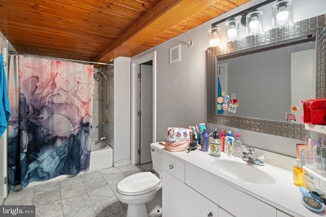 Photo - 1027 Arch St Unit 207