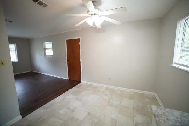 Photo - 1329 Blossom Cir