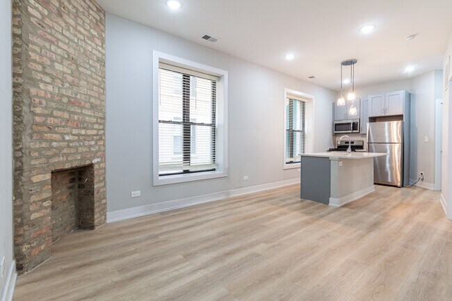Photo - 441 W Belden Ave