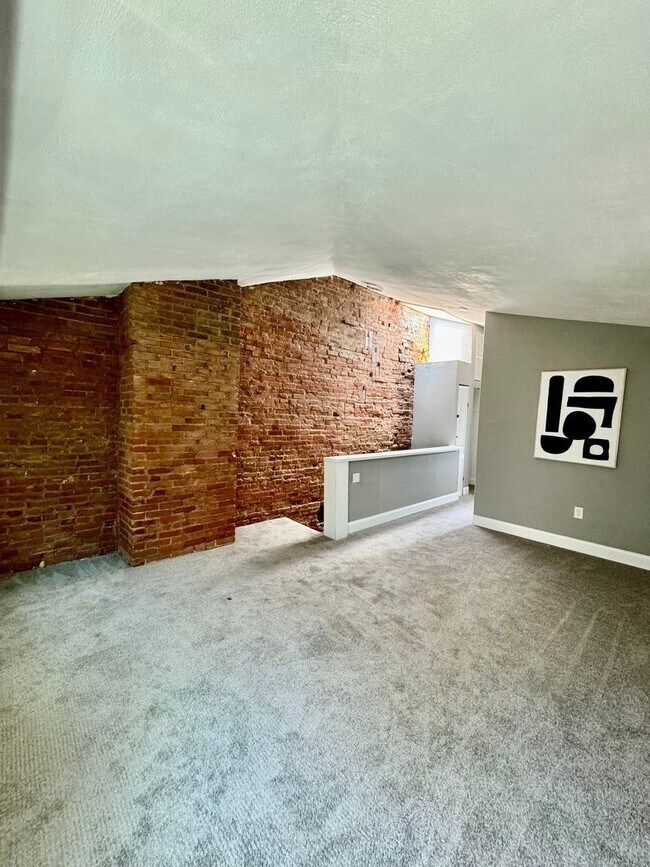 Photo - 245 E Allen St Unit 2