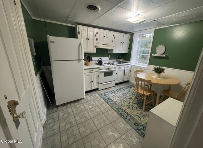 Photo - 1519 New Scotland Rd Unidad 2 Right