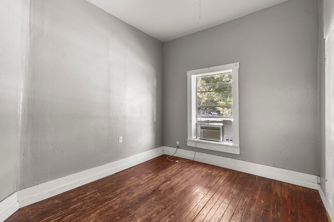 Photo - 427 Sherman St