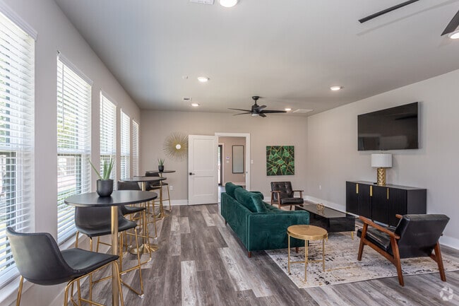 Interior Photo - Timbers at Lakewood