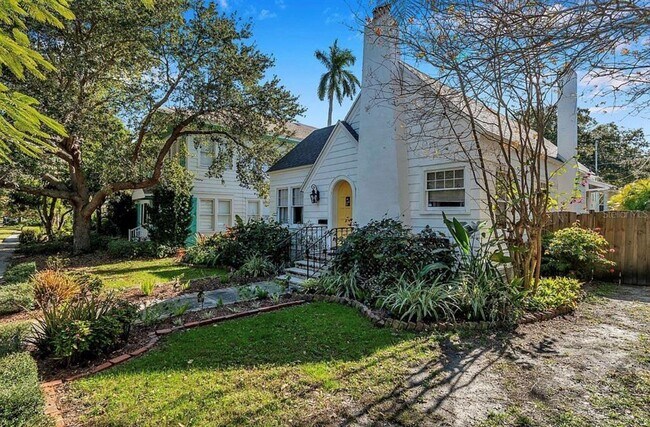 Photo - 316 18th Ave NE