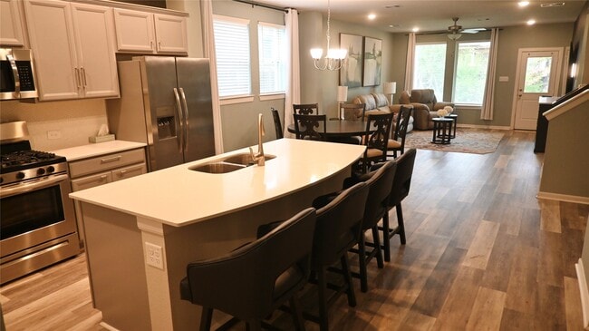 Photo - 127 Winged Elm Ct