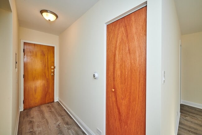 Photo - 2411 W Fargo Ave Unit 306