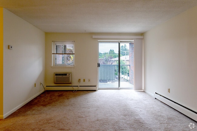 living room - Residences at Riverside