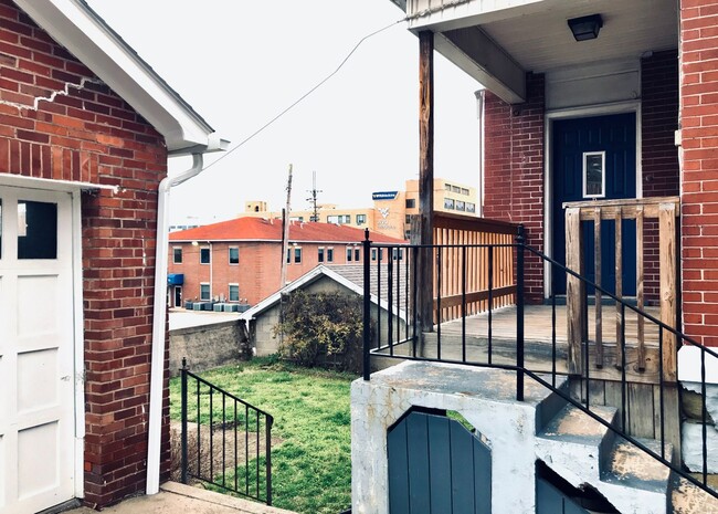 Photo - 120 Ninth St Unit Apt B