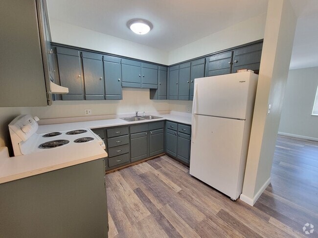 Building Photo - 2912 W Platte Ave Rental