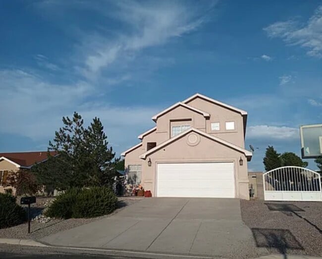 Building Photo - 37 Cruces Loop