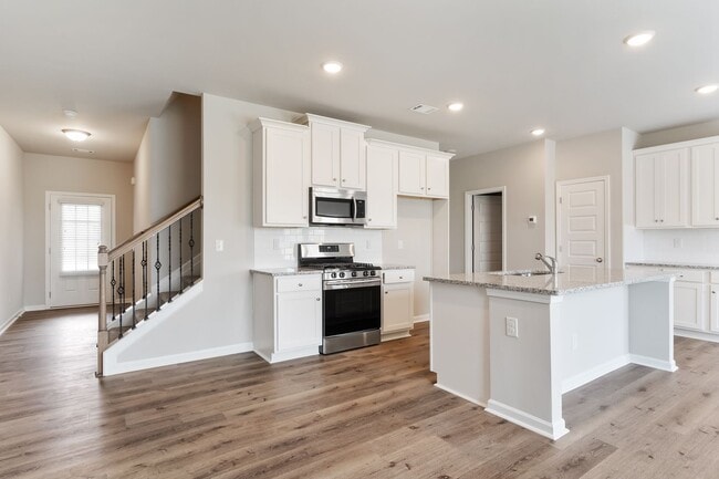 Photo - Contemporary 3 bed 2.5 Bath Town Home in Oakwood! Mundy Mill Township