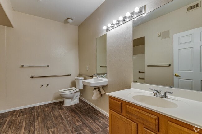2 BR, 2 BA (Floor Plan B) - 1,249 SF