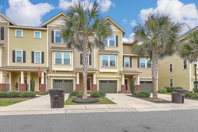 Photo - Spacious Mt. Pleasant Townhome!