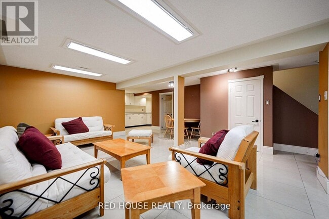 Photo - 4450 Mayflower Dr