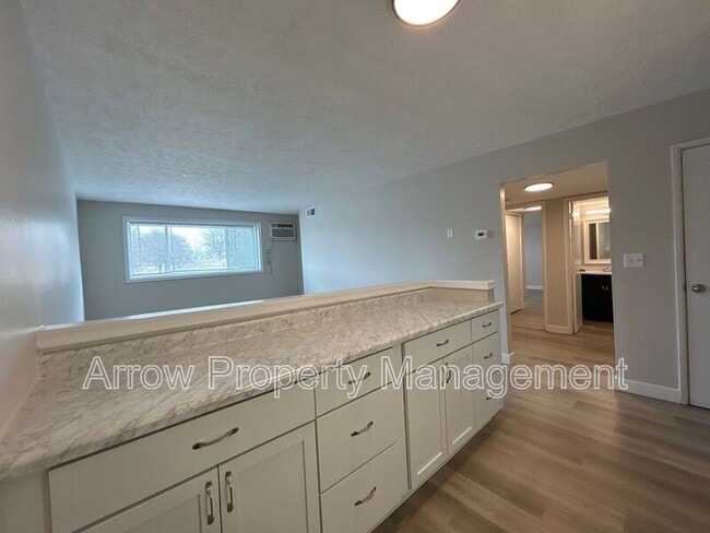 Photo - 5703 S 14th St