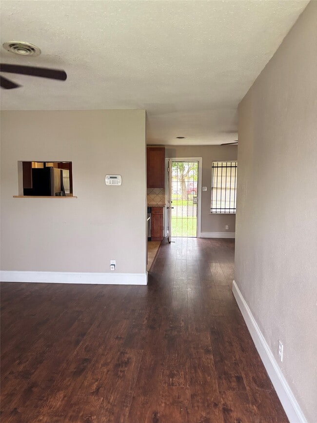 Photo - 5631 Groveton St
