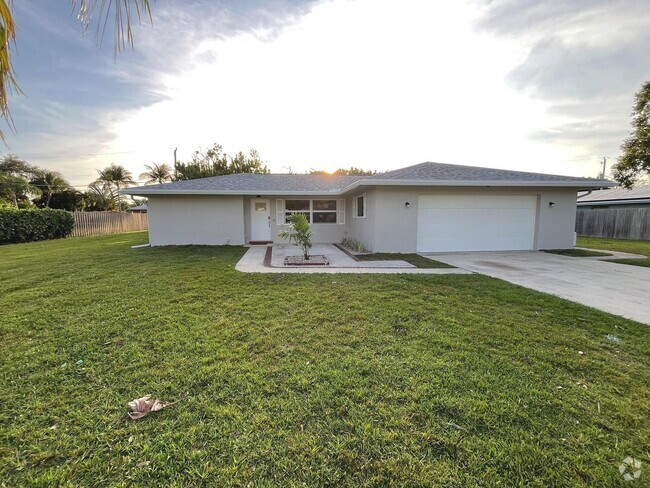 Building Photo - Updated 3 bedroom 2 Bathroom home in Beau ...