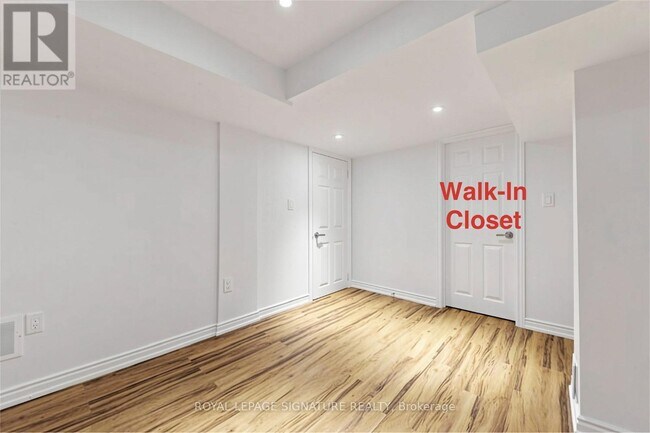 Photo - 218 Paxton Crescent