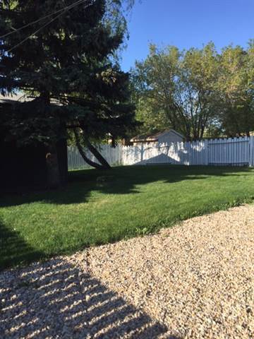 Photo - 9221-9111 111 Ave