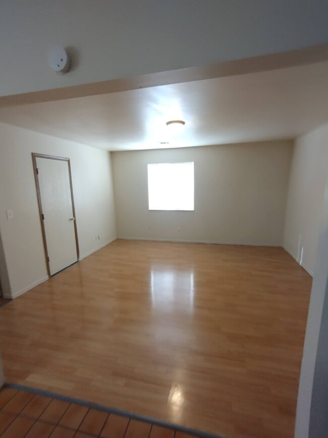 Photo - 611 Palisades Dr Unit 611