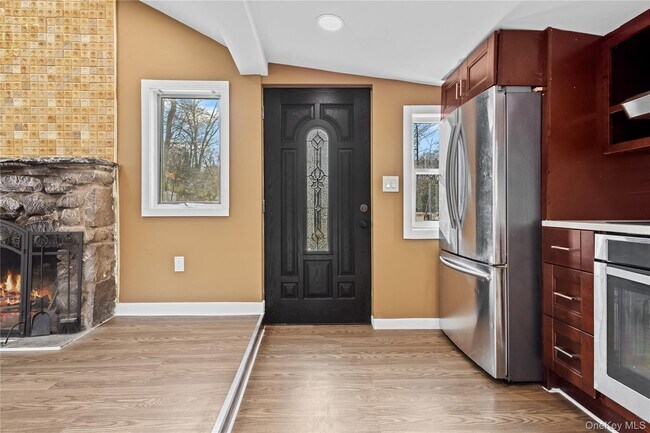 Photo - 9 Sylvan Trail