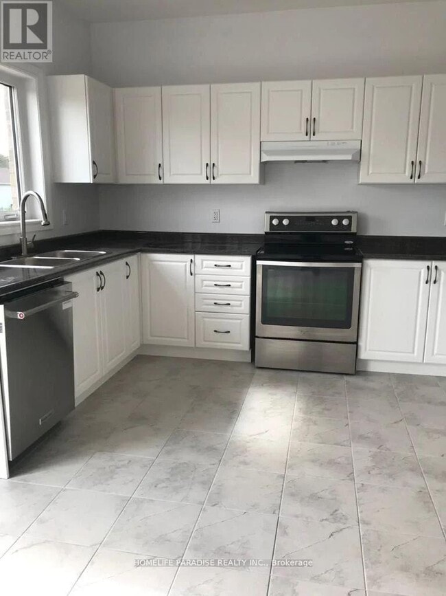 Photo - 185 Werry Ave