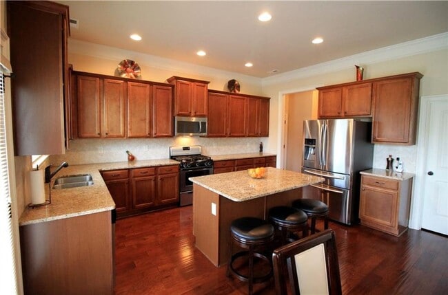 Photo - 4030 Rotterdam Pass