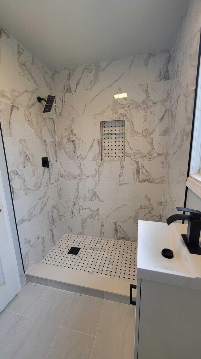 Photo - 655 Robinwood Dr