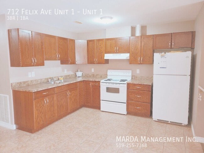 Photo - SPACIOUS 3 BED/1 BATH UNIT IN WEST WINDSOR! INCLUSIVE + FREE INTERNET! Unité 1