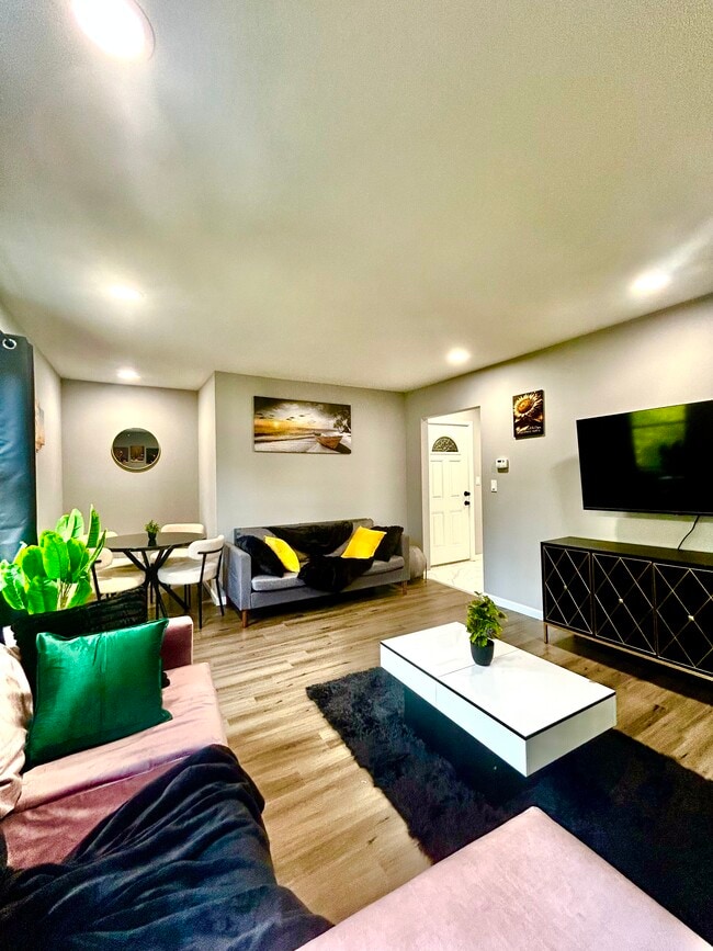 Photo - 6 Charles St Unit 2