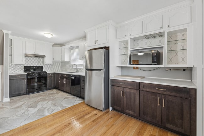 Photo - 16805 Hilltop Ave