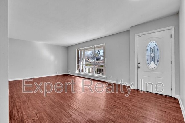 Photo - 2416 4th St NW