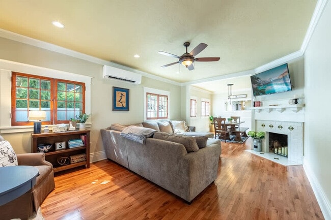 Photo - 713 W Woodland Dr Unit SI ID1542936P