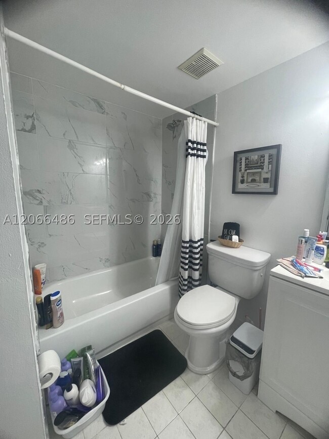 4689 NW 9th St Unit 207