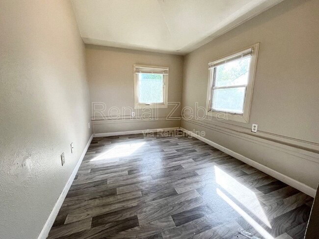 Photo - 355 W 22nd St