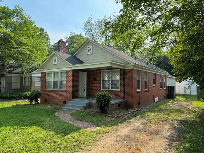 Gorgeous Features! 3 Bedroom with Bonus room - Gorgeous Features! 3 Bedroom with Bonus room House