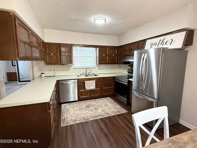 Photo - 845 SW Pecan St