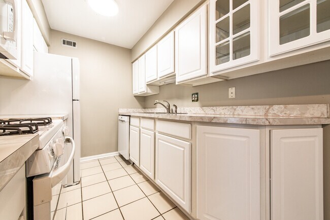 Photo - 1505 N Windsor Dr Unidad 206 Rental