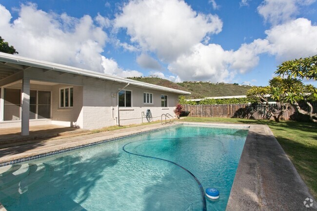 Building Photo - BEAUTIFUL ?AINA HAINA SINGLE LEVEL HOME WI...