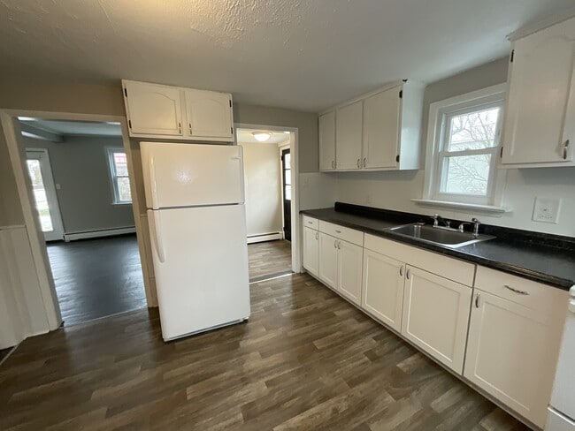 Photo - 422 N High St